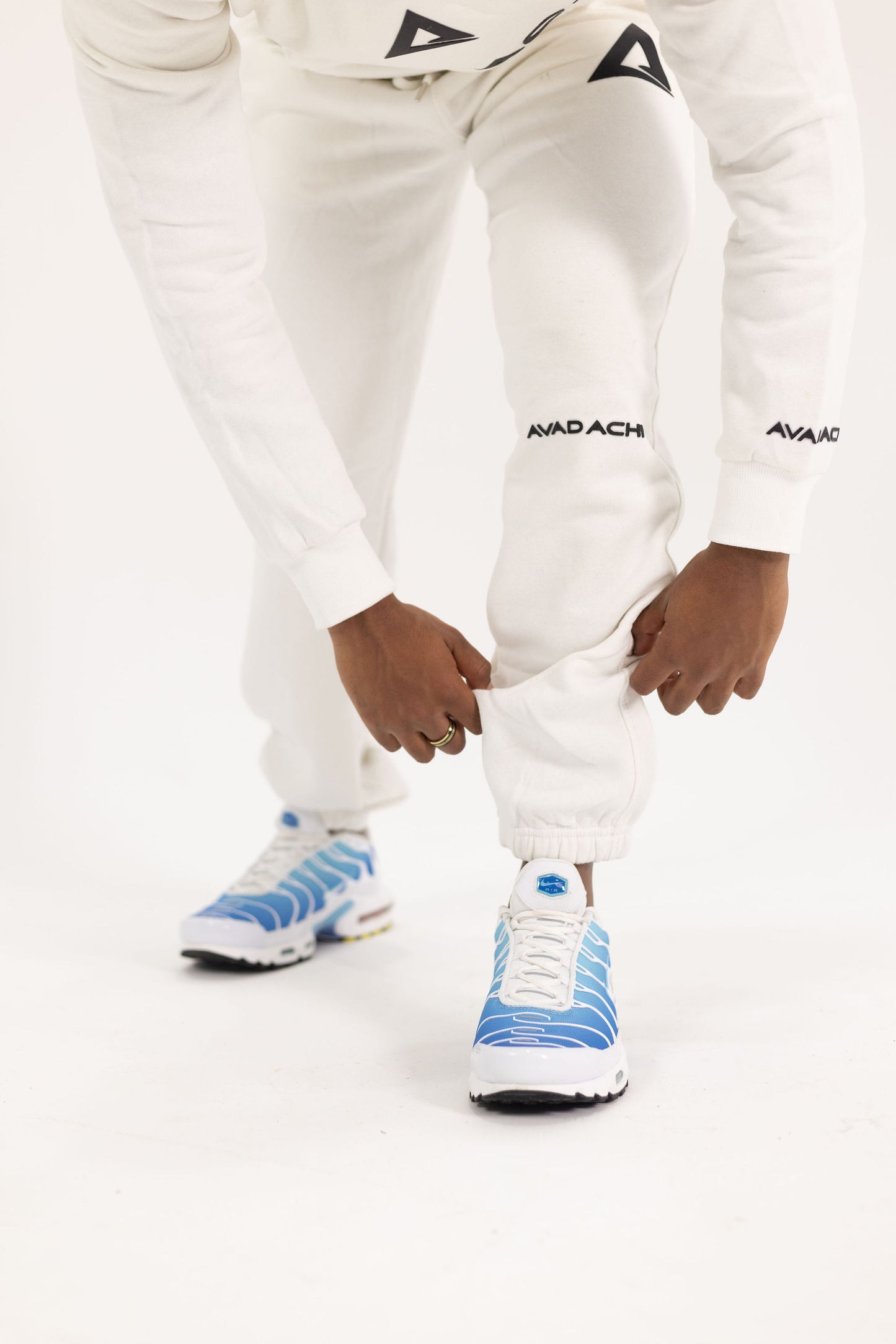 Avadachi Trackies